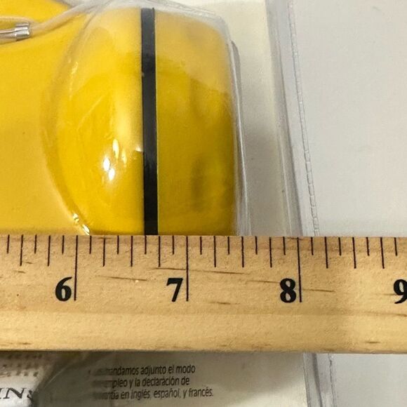 Wilson Sports AM/FM Radio Flashlight Yellow New - Picture 12 of 13